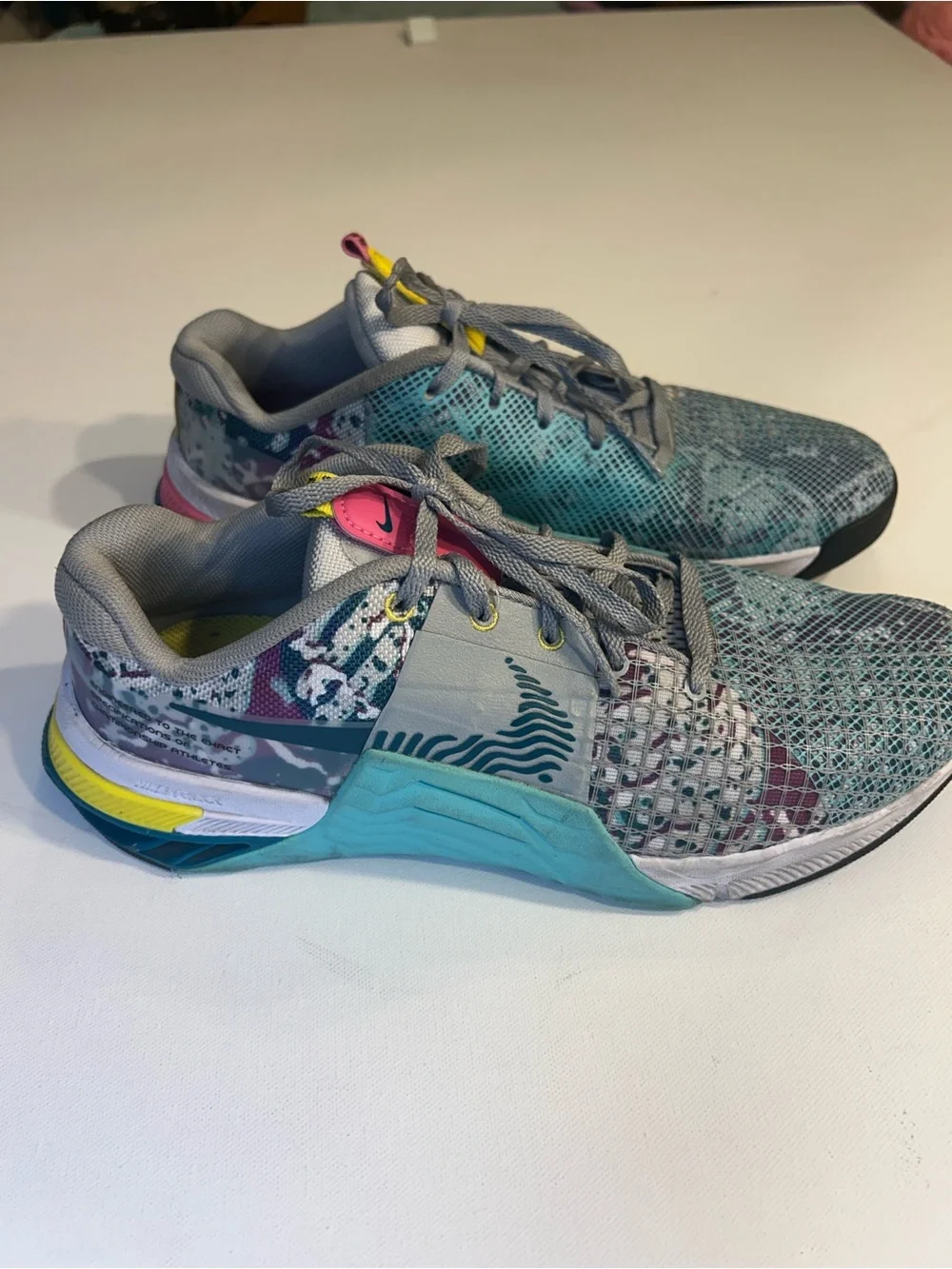 Nike Metcon 8 AMP Women’s Size 10 Training Shoes Aqua Pink Yellow CrossFit Gym
